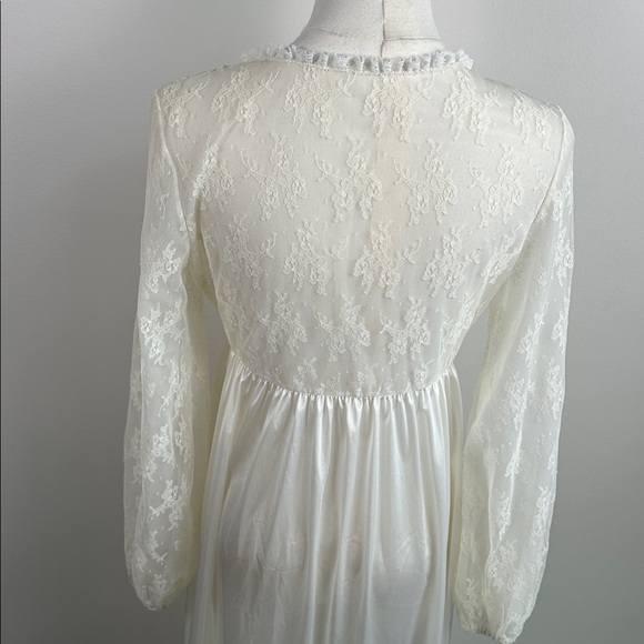 1960s Vtg Van Raalte Lace Coquette Romantic Long Sleeve Ivory Nightgown 34 Bride - Picture 6 of 12